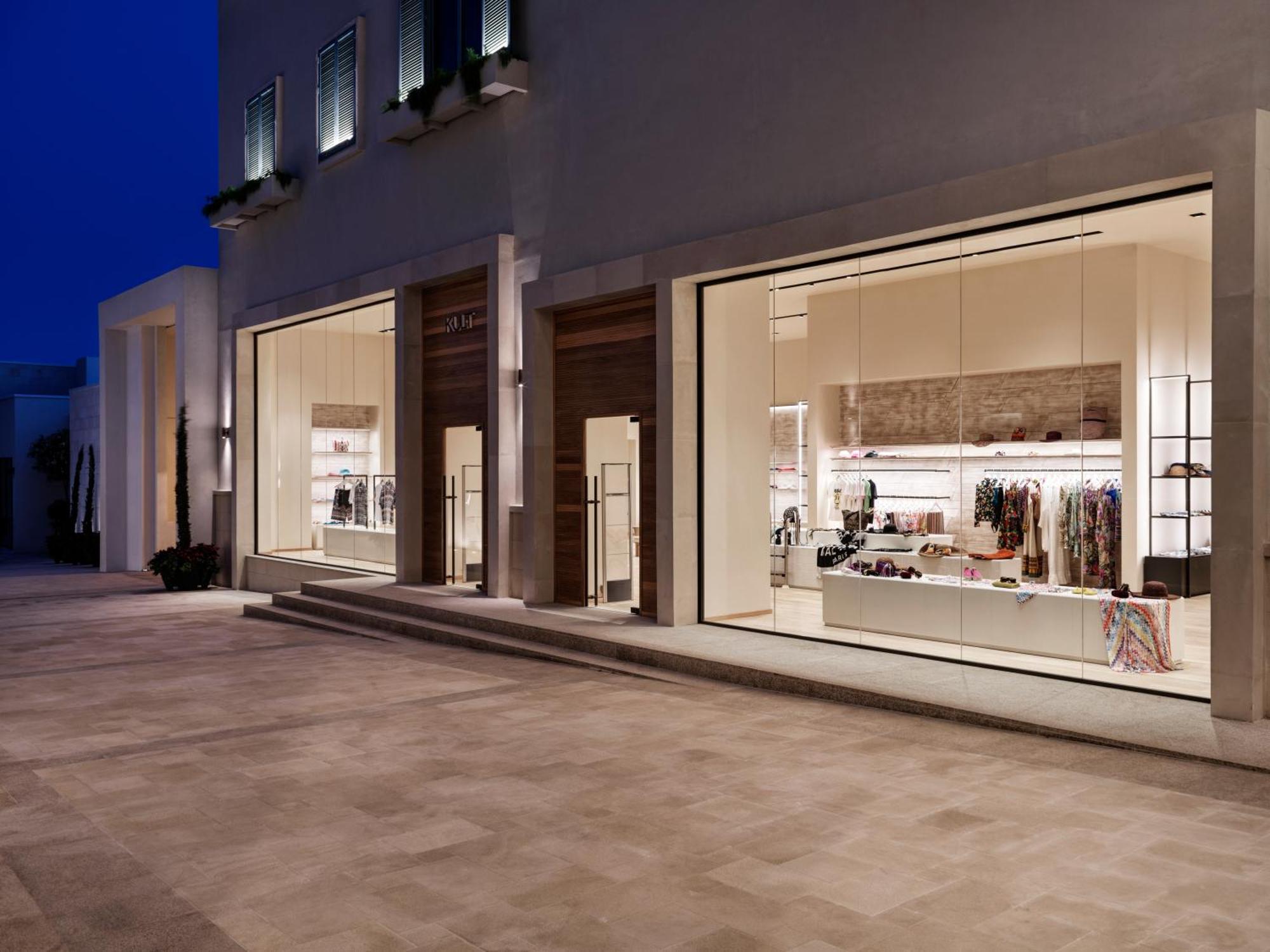 City Of Dreams Mediterranean - Integrated Resort, Casino & Entertainment Limisso Esterno foto The Row store in Porto Cervo, Sardinia