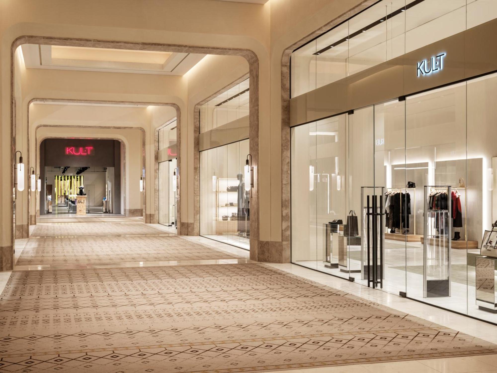 City Of Dreams Mediterranean - Integrated Resort, Casino & Entertainment Limisso Esterno foto The interior of the mall