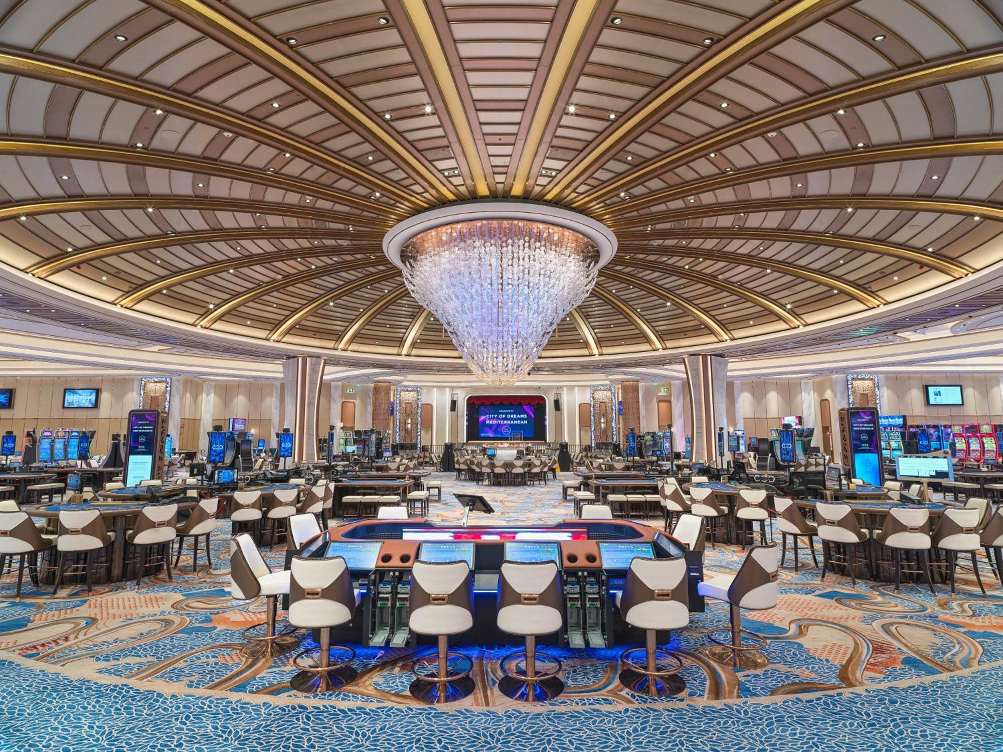 City Of Dreams Mediterranean - Integrated Resort, Casino & Entertainment Limisso Esterno foto The casino floor at the MGM Grand