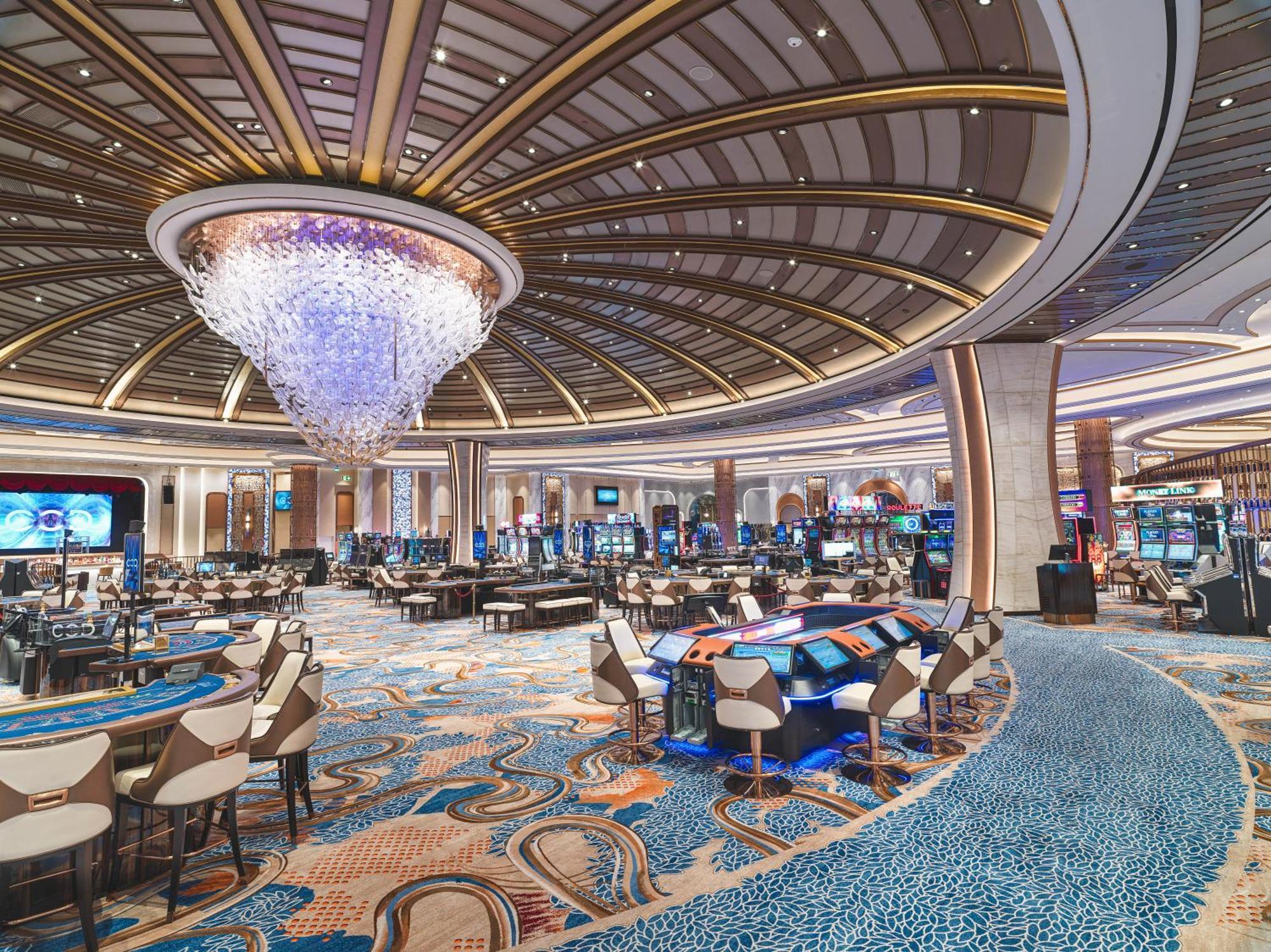 City Of Dreams Mediterranean - Integrated Resort, Casino & Entertainment Limisso Esterno foto The casino floor at Wynn Las Vegas